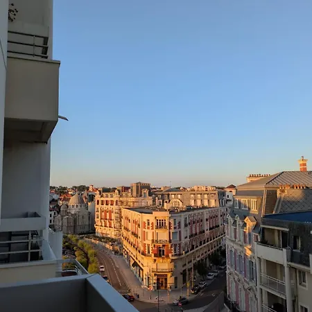 Prestige With View And Pool In * 比亚里茨
